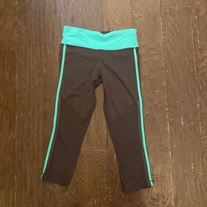 Lululemon size 4 cropped leggings